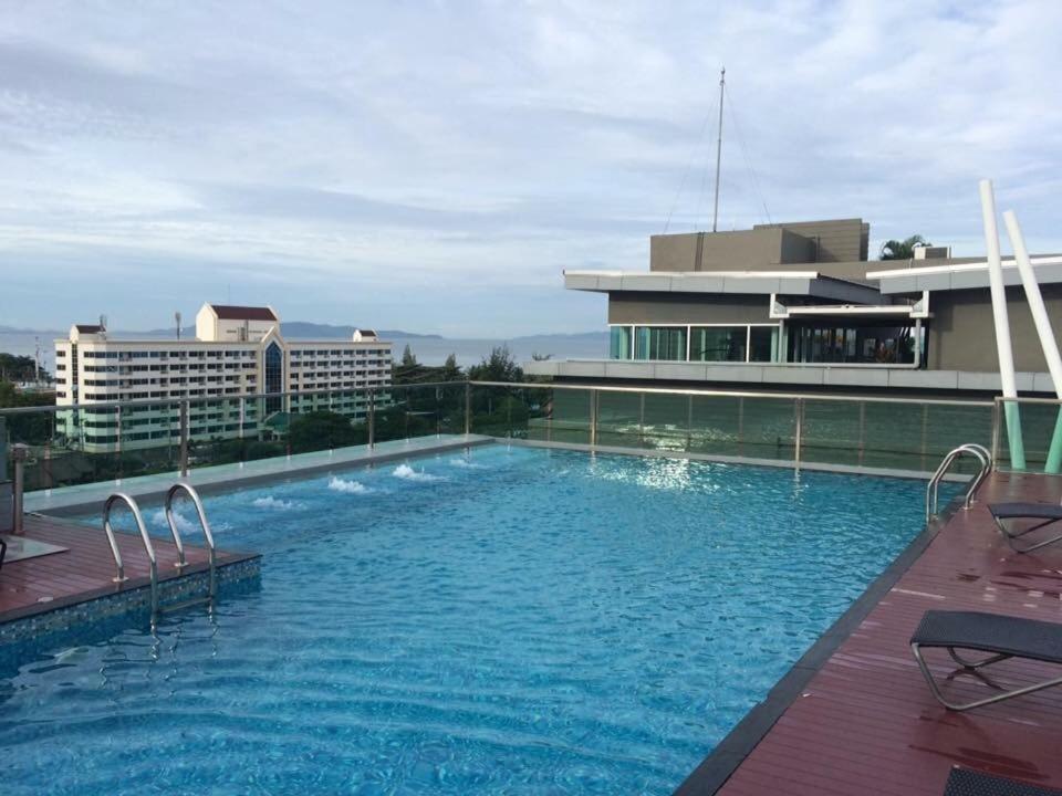 Gallery D Jomtien Luaran gambar